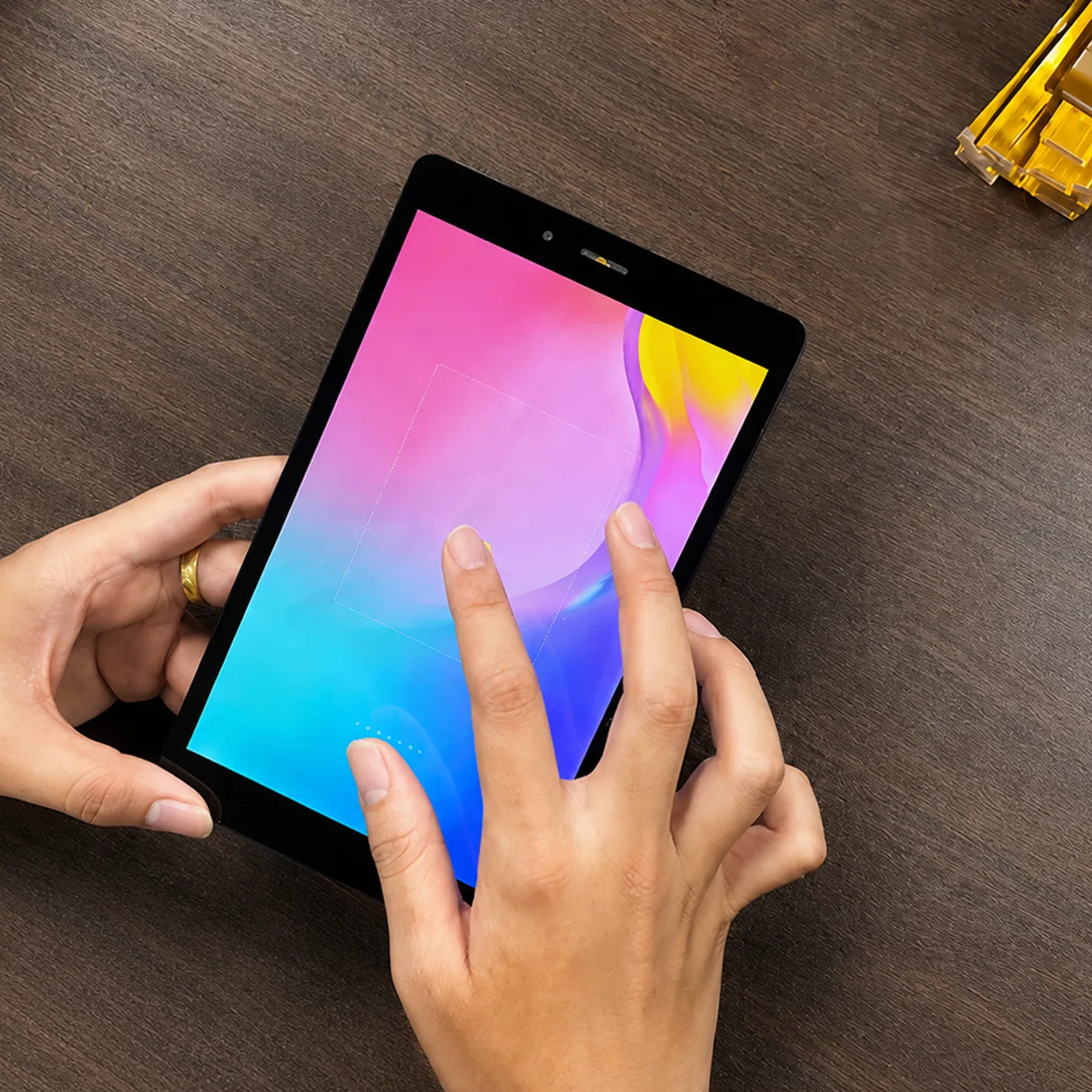 tablet screen display optical testing